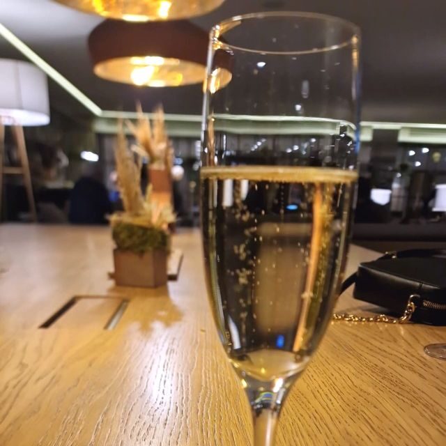 Barcelona: Private Guided Vermut Tour with Tapas and Drinks - Key Points