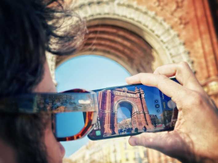 Barcelona: Private Phone Photography Class - Park & Old Town - Who Should Consider This Experience?