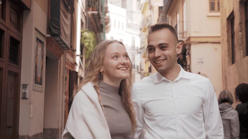 Barcelona: Private photo shooting with pro photographer - Key Points