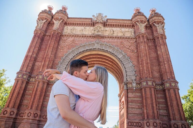 Barcelona: Private Photoshoot at Arc de Triomf - The Possibility of Upgrades