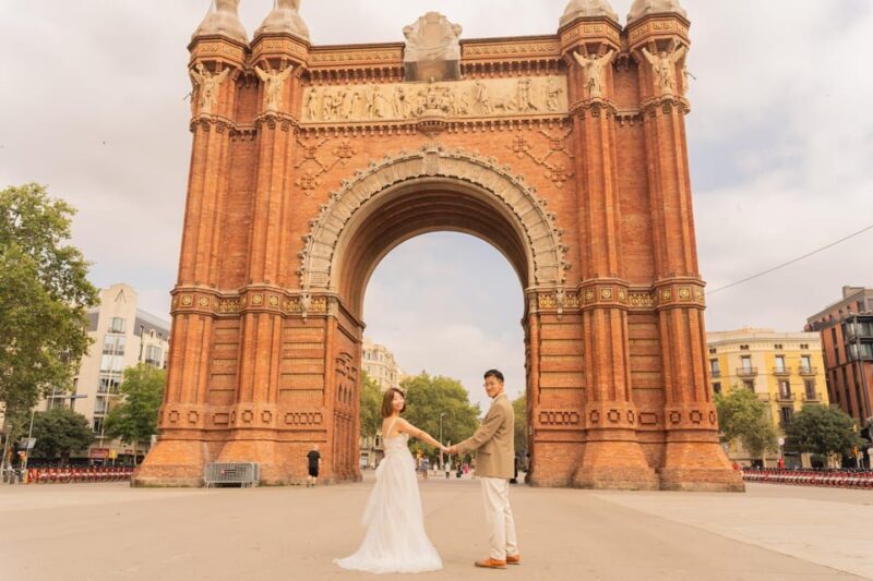 Barcelona: Private Photoshoot at Arc de Triomf - What Travelers Are Saying
