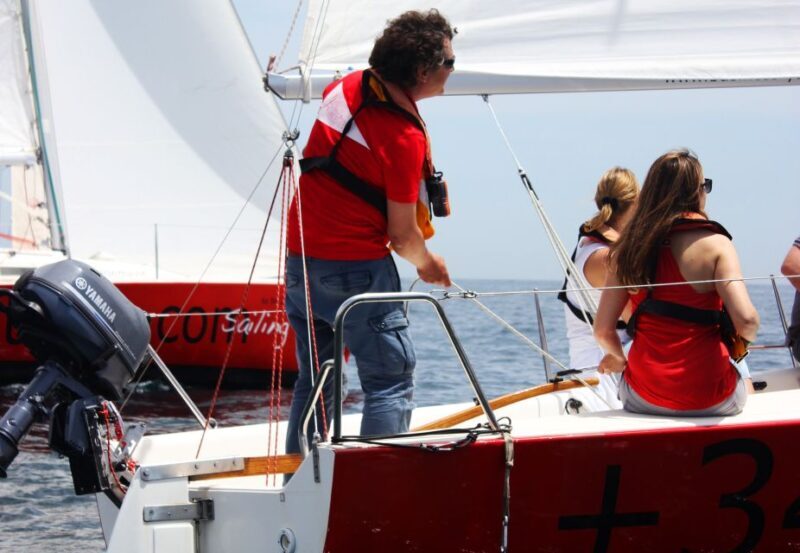 Barcelona: Private Sailing Trip with a Bottle of Cava - Key Points
