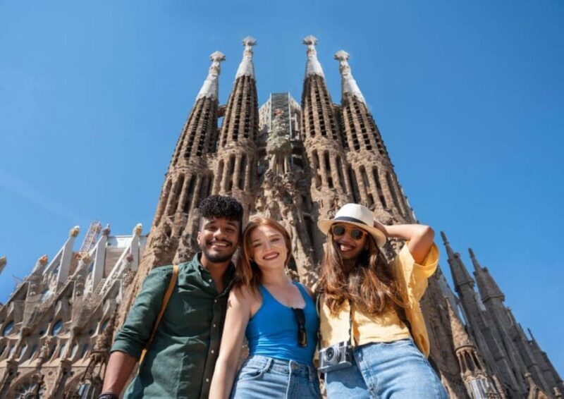 Barcelona: Private Tour Barcelona, Montjuic & Palau - A Deep Dive into the Barcelona Private Tour