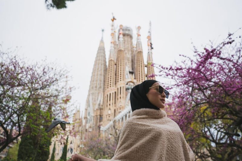 Barcelona: Professional Photoshoot Outside Sagrada Familia - The Sum Up: Who Is This Photoshoot For?
