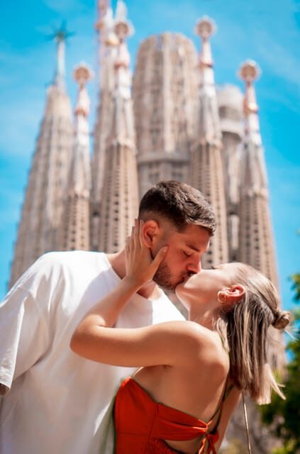 Barcelona: Professional Private Photoshoot - Why Consider a Private Photoshoot in Barcelona?