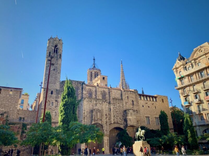 Barcelona: Ramblas, Old Town & Gaudí Houses Walking Tour - Who Should Take This Tour?