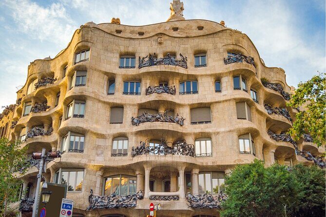 Barcelona: Reserved Entrance to Casa Mila (La Pedrera) with Audio - A Detailed Look at the Casa Mila (La Pedrera) Tour