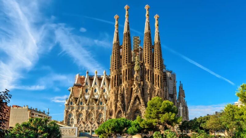 Barcelona: Sagrada Familia and Park Güell with Hotel Pickup - In-Depth Review of the Experience