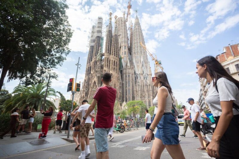 Barcelona: Sagrada Familia Fast Track Guided Tour - An honest, detailed review of this Sagrada Familia tour