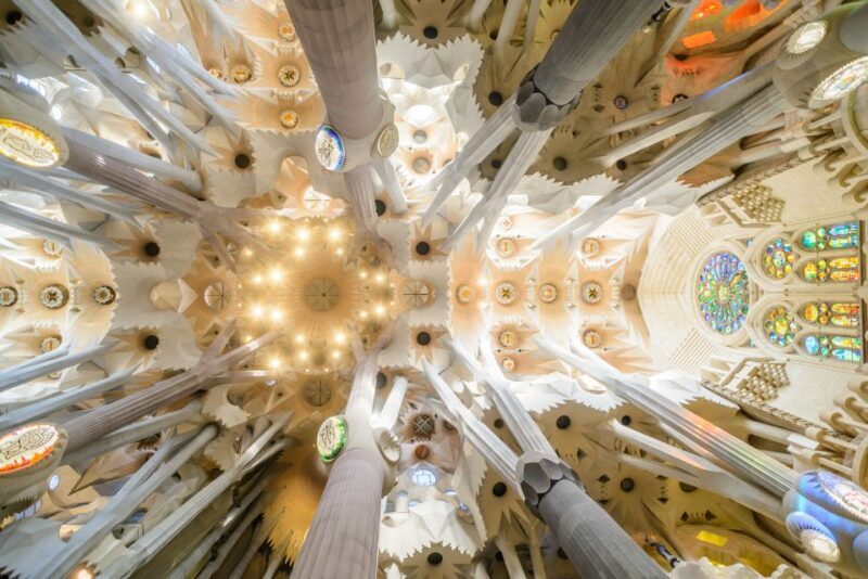 Barcelona: Sagrada Familia Fast-Track Guided Tour - Barcelona: Sagrada Familia Fast-Track Guided Tour