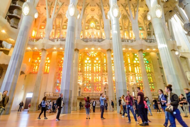 Barcelona: Sagrada Familia Fast-Track Guided Tour - In-Depth Breakdown of the Itinerary