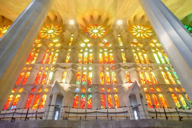Barcelona: Sagrada Familia Fast-Track Guided Tour - Authentic Insights from Tour Reviews