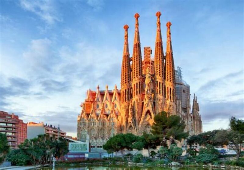 Barcelona: Sagrada Família Guided Tour and Entry Tickets - Barcelona: Sagrada Família Guided Tour and Entry Tickets — A Deep Dive into Gaudí’s Masterpiece