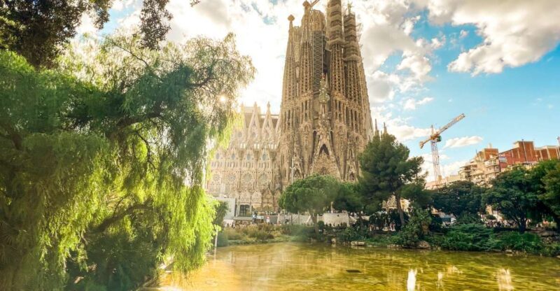 Barcelona: Sagrada Familia, Park Güell and Old Town Tour - In-Depth Review of the Tour Experience