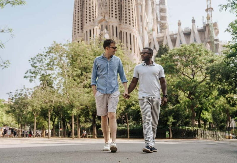 Barcelona: Sagrada Familia Photoshoot - Key Points