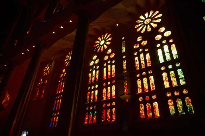 Barcelona: Sagrada Familia Skip-the-Line Guided Tour - Key Points