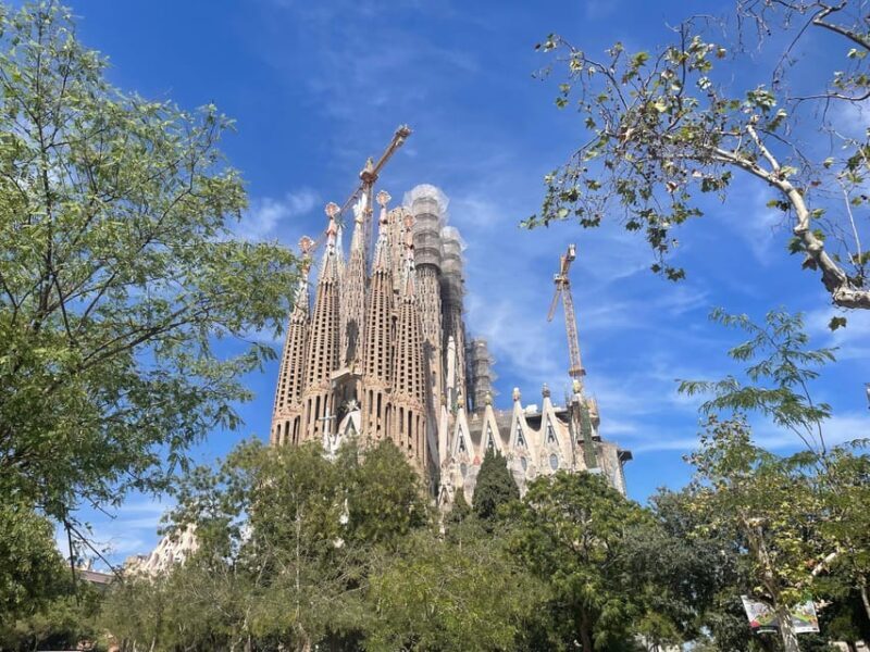 Barcelona: Sagrada Familia Skip-The-Line Guided Tour - An In-Depth Look at the Tour Experience