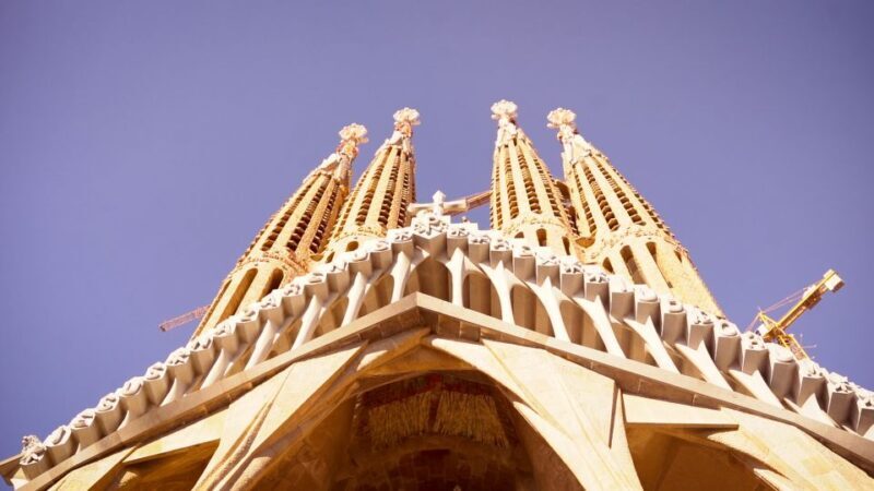 Barcelona: Sagrada Familia Skip-the-Line Guided Tour - Discover the Sagrada Familia with a Guided Skip-the-Line Tour