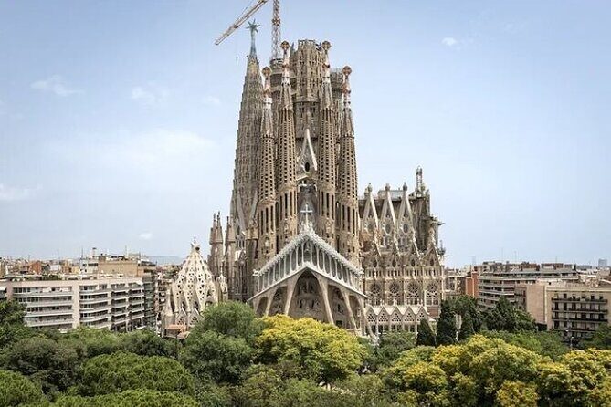 Barcelona Sagrada Familia Skip The Line Insider Guided Tour - Key Points
