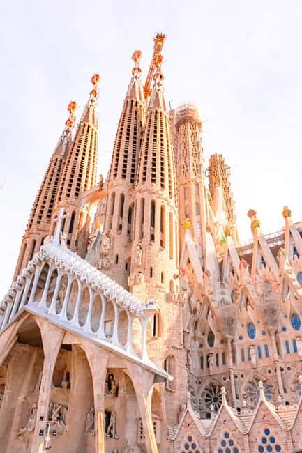 Barcelona: Sagrada Familia Tour & Authentic Tapas Experience - The Gothic Quarter Tapas Tour: A Culinary Walk Through Barcelona
