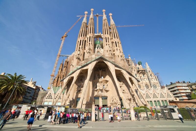 Barcelona: Sagrada Familia with Towers and Park Güell Tour - Deep Dive into the Itinerary