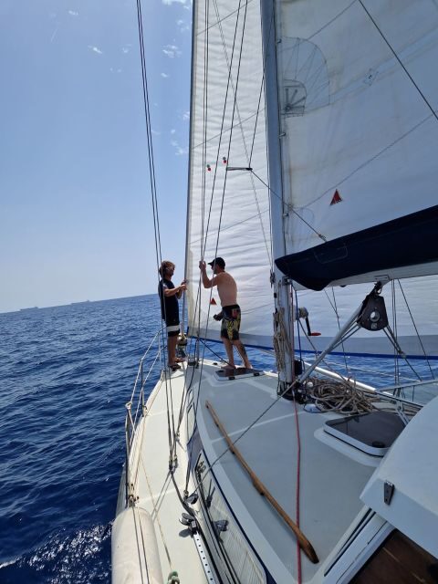 Barcelona: sailing experience, excursions lasting 2h - Practical Tips for Your Trip