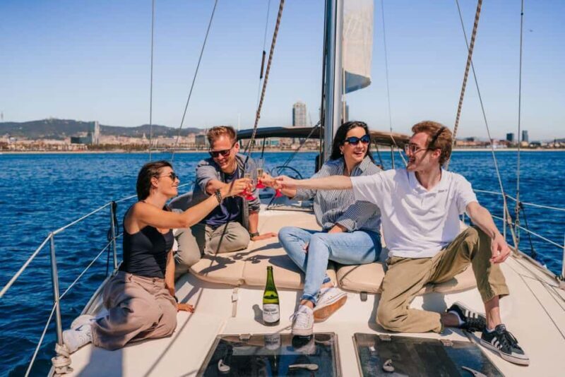 Barcelona: Sailing tour with open bar and aperitive - FAQ