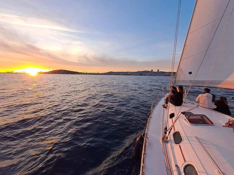 Barcelona: Sailing tours with open bar and snacks - The Experience of a Lifetime or Just Nice?