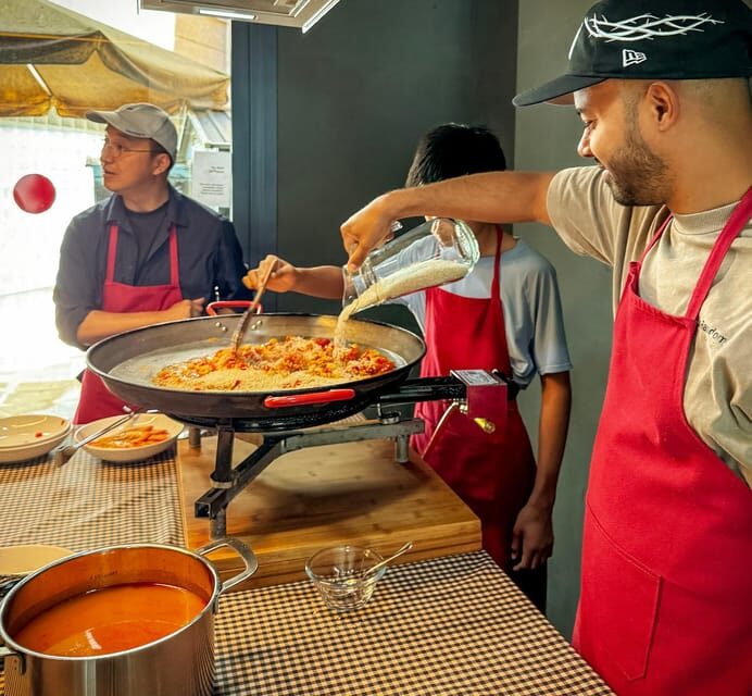 Barcelona: Seafood Paella Maestro & Tapas & Sangria - Frequently Asked Questions