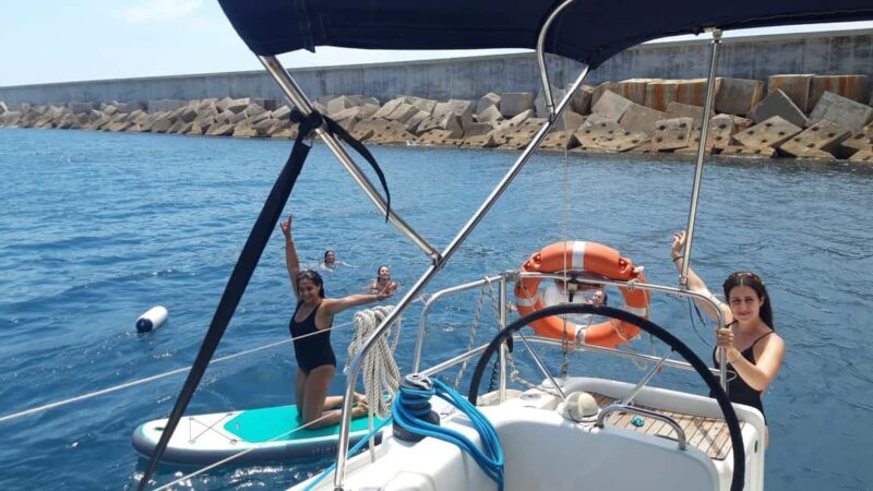 Barcelona: Shared cruise on a catamaran Drink+Local Tapa - FAQ