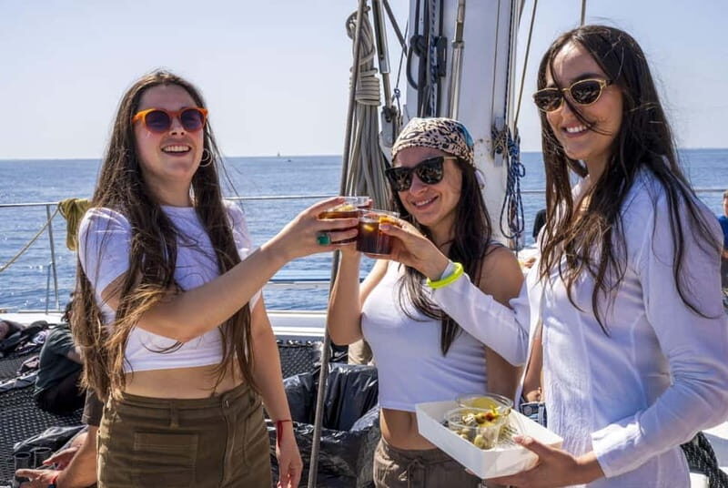 Barcelona: Shared cruise with chill music - Key Points