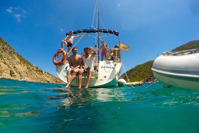 Barcelona Small Group Sailing with Snacks and Cava - A Closer Look at the Barcelona Small Group Sailing Tour