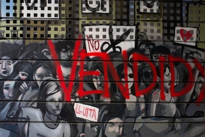 Barcelona : Street Art Walking Tour With A Guide - Experience a Different Side of Barcelona