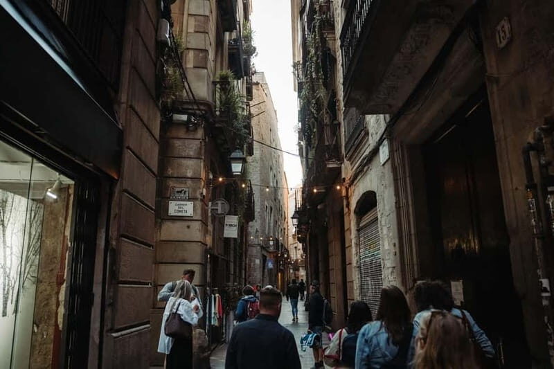 Barcelona: Tapas & Wine Tour in Born & Gothic Quarter - Key Points