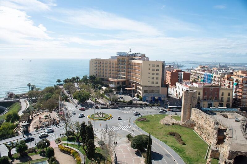 Barcelona: Tarragona & Sitges Guided Day Trip with Transfers - Discover Tarragona & Sitges: A Guided Day Trip from Barcelona