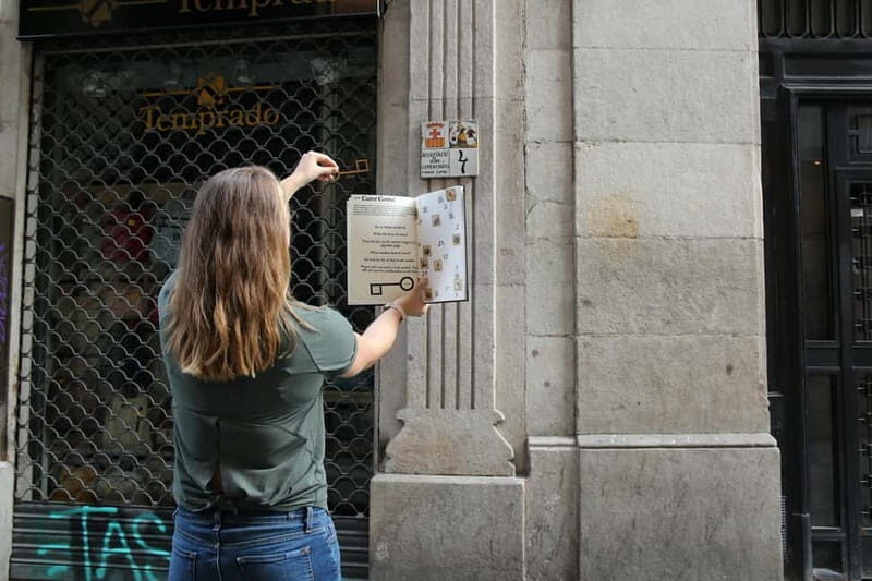 Barcelona: The Search for the Snake Stone City Treasure Hunt - Key Points