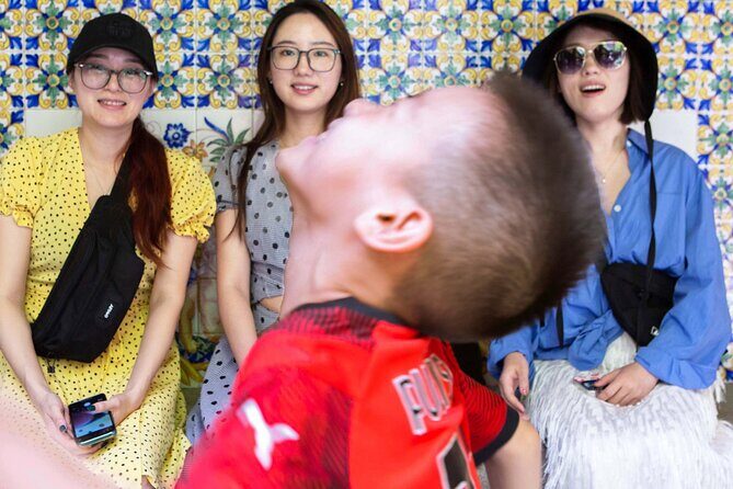Barcelona Tour And Photoshoot in Gothic Quarter - Who Should Consider This Experience