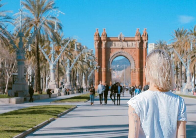 Barcelona: Walking Tour 4 Hours - Key Points