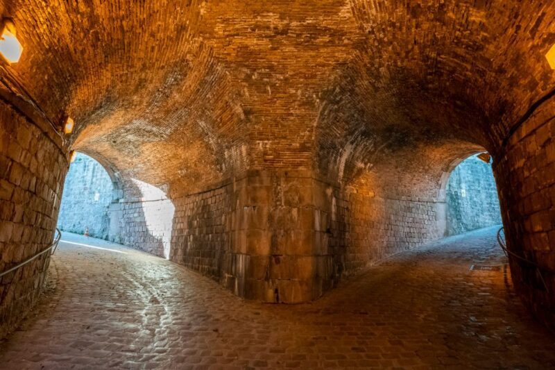 Barcelona: Walking tour with Montjuic Castle & Cable Car - A Detailed Look at What You Can Expect