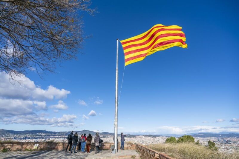 Barcelona: Walking tour with Montjuic Castle & Cable Car - Authentic Experiences and Real-World Praise