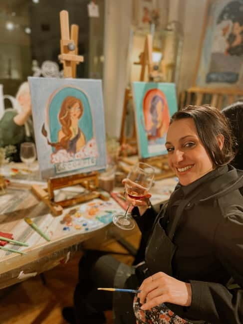 Barcelona: Wine and Art! Unlimited Wine and Local Artists - Key Points