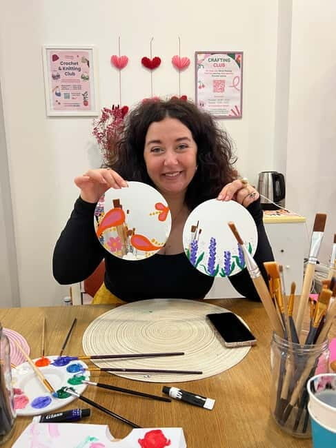 Barcelona: Women's Craft Night with Wine and Nibbles - An In-Depth Look at the Experience