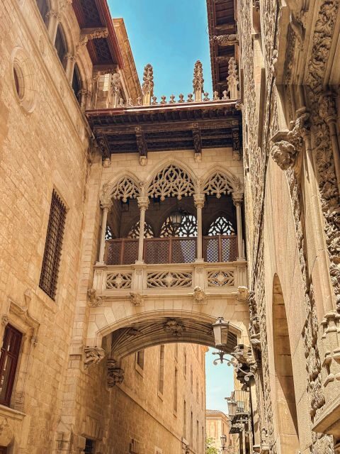 Barcelona's Old Quarter Hidden Corners with Food & Wine - What Makes This Tour Stand Out?