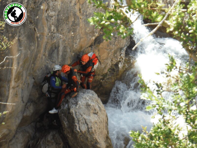 Barranquismo iniciación Teruel - Exploring the Canyoning Experience in Teruel