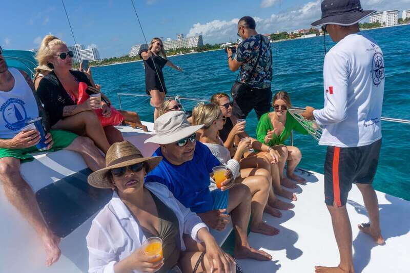 Basic Tour Isla Mujeres and Open bar - Source