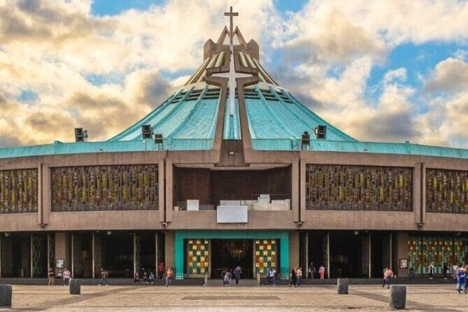 Basilica of Guadalupe Complete - A Detailed Look at the Basilica of Guadalupe Complete Tour