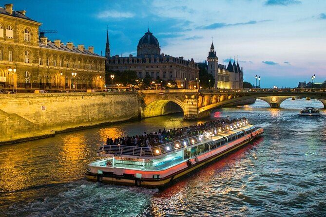 Bateaux Parisiens Seine River Gourmet Lunch & Sightseeing Cruise - Exploring the Cruise Experience in Detail