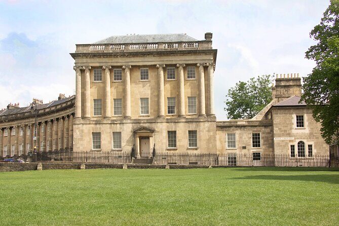 Bath Public Walking Tour including Bath Abbey - Who Should Consider This Tour?