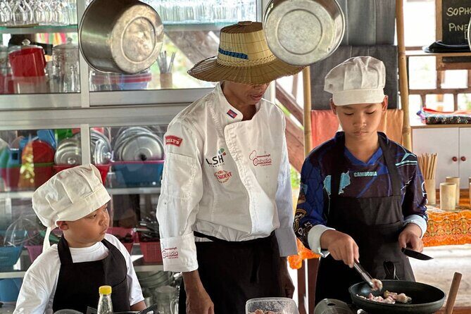 Battambang: Cooking Class and Market Touring - How the Tour Starts: A Friendly Pickup and Market Visit
