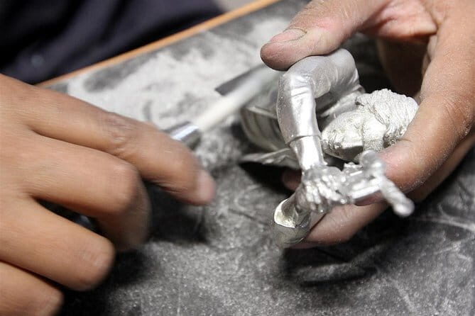 Batu Caves Temple, Royal Selangor Pewter and Batik Factory Tour - Summary